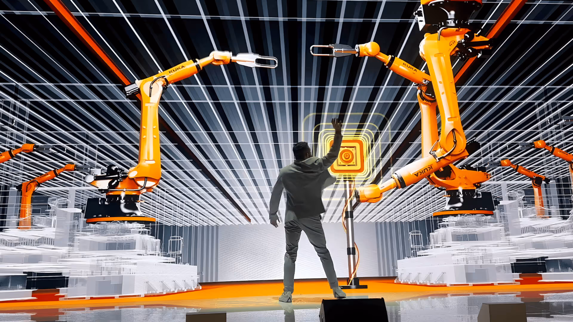 Eine Person steht auf einer Bühne und steuert mit der Hand mehrere orangefarbene Industrieroboterarme in einer futuristischen Umgebung.