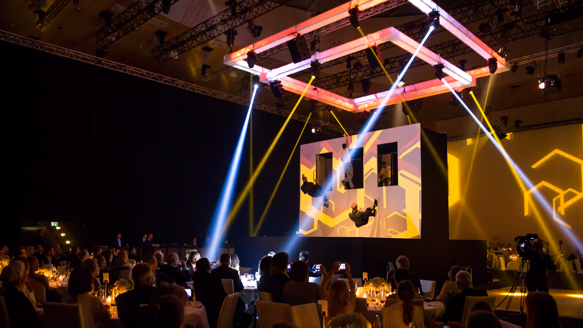 Trampolin Showact – Akrobatik Showhighlight für Firmenfeier & Messe