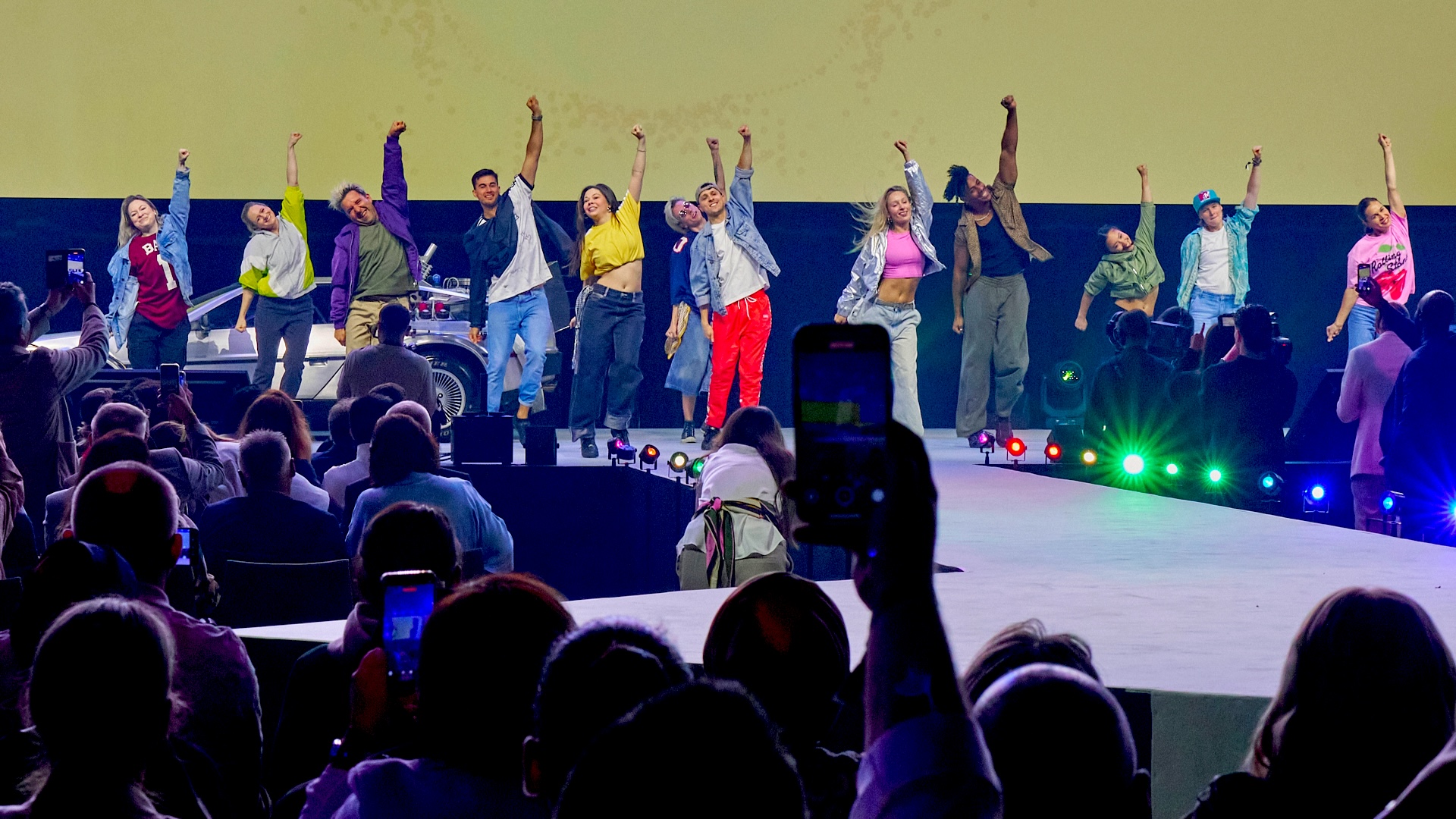 Flashmob Showact – Überraschungsauftritt für Firmenfeier & Kick-off