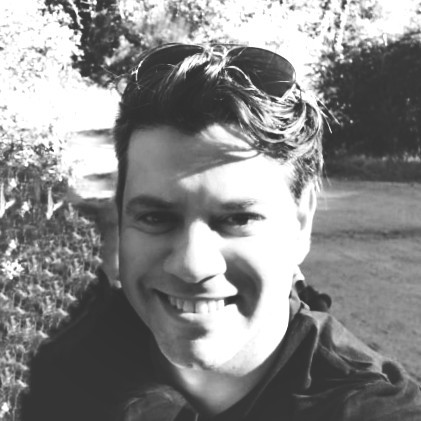 Retrato profesional de Jaume Luesma Anglada, arquitecto técnico especializado en certificación energética y cédulas de habitabilidad