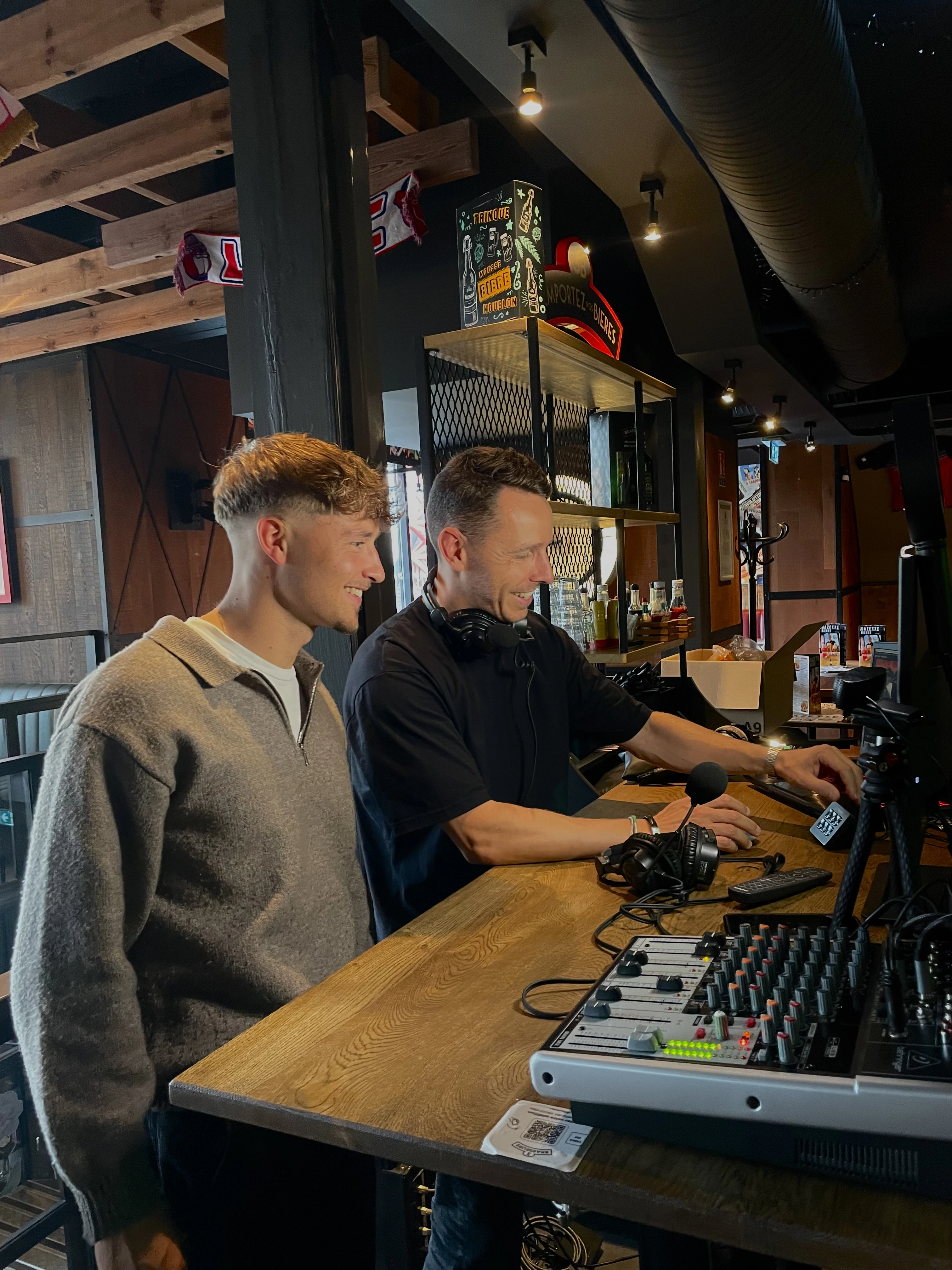 francois vandewegue speaker du losc et pastacom lors d'un tournage sur Lille