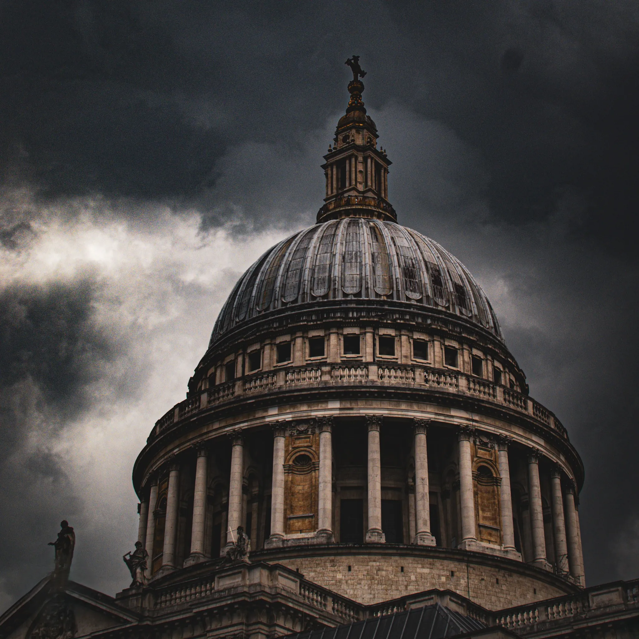 The Ceremony, Ian Hops (UK)