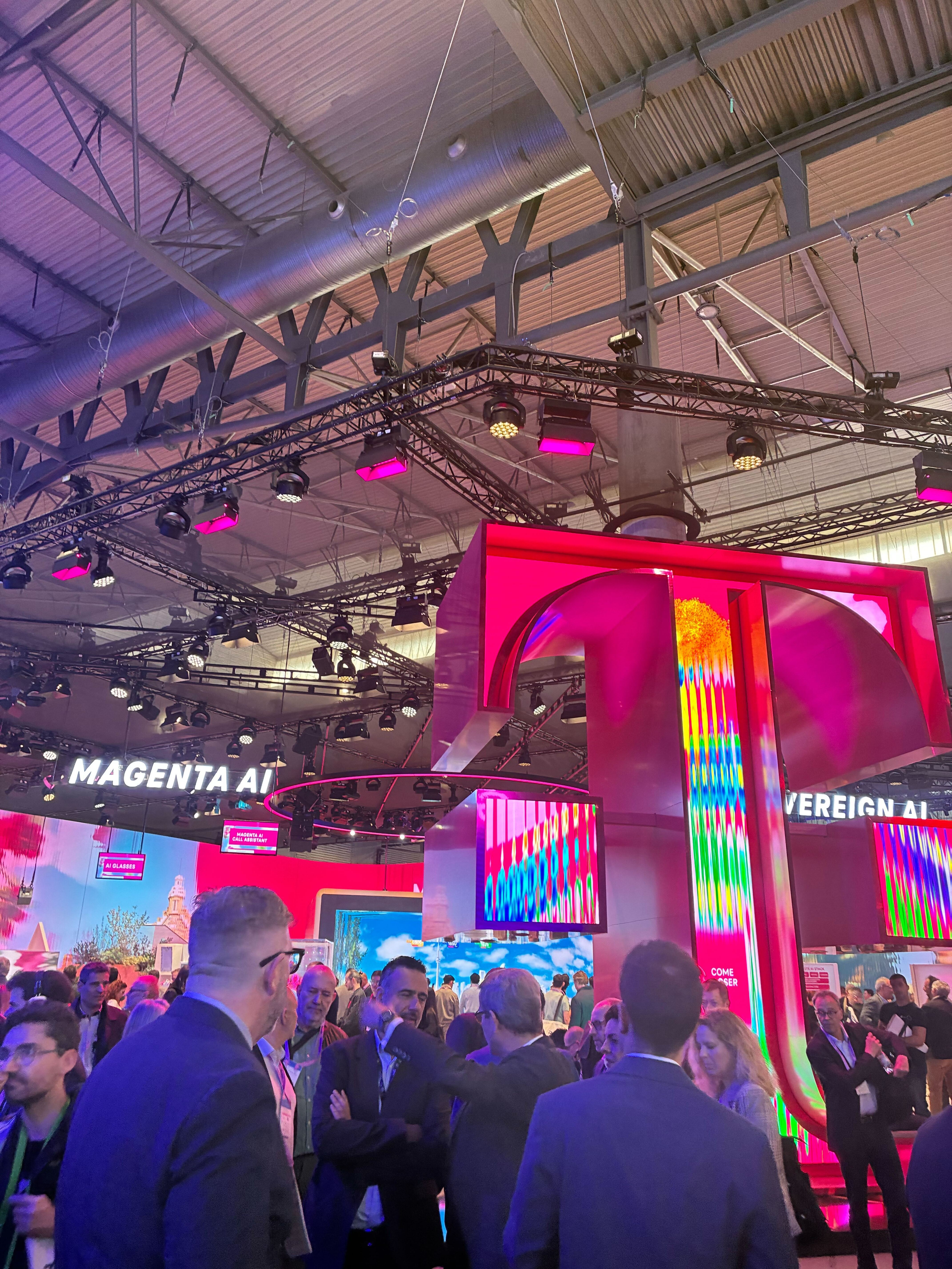 Babel at MWC Barcelona, photo 6 of 12