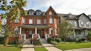 59 Glenashton Dr