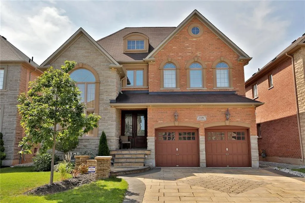 2186 Devonshire Cres