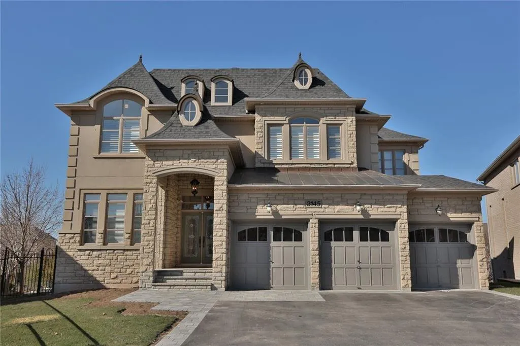 3145 Saddleworth Cres
