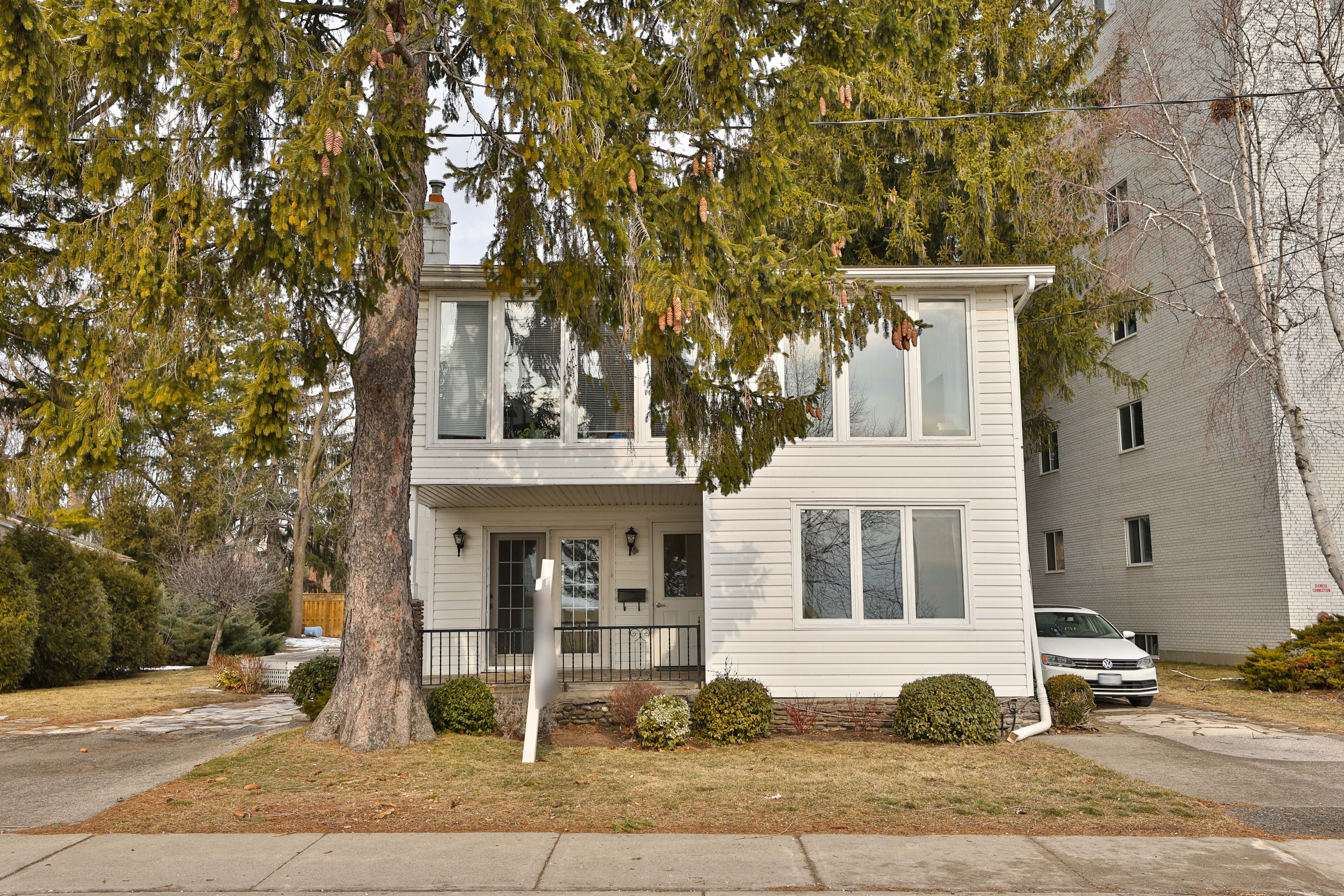 2323 Ontario St - Main Level