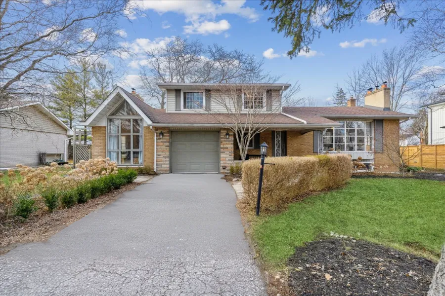 2063 Salvator Blvd, Oakville