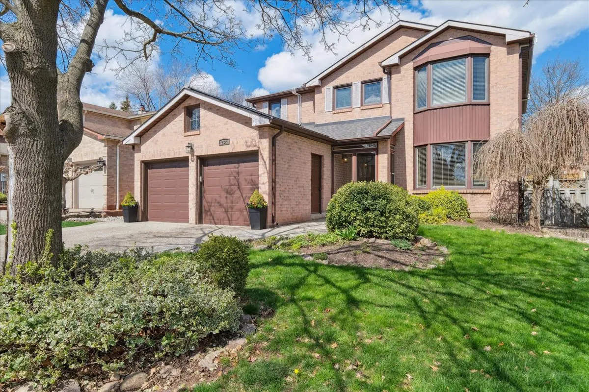 232 Nottingham Dr, Oakville