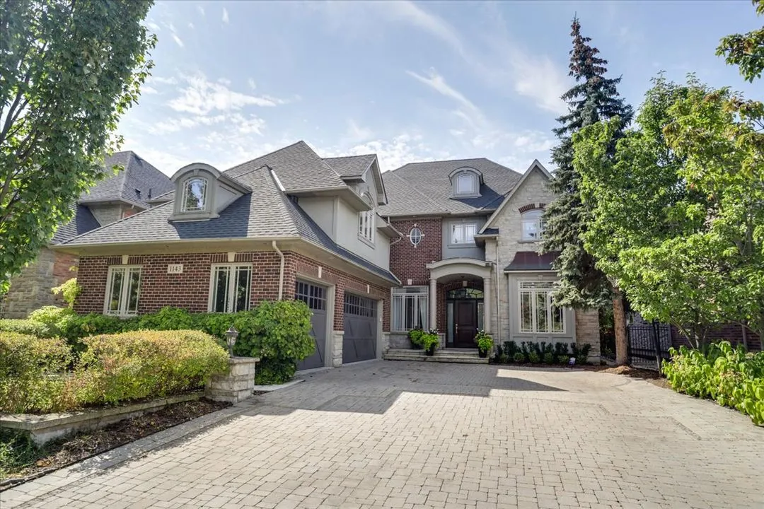 1143 Riverbank Way