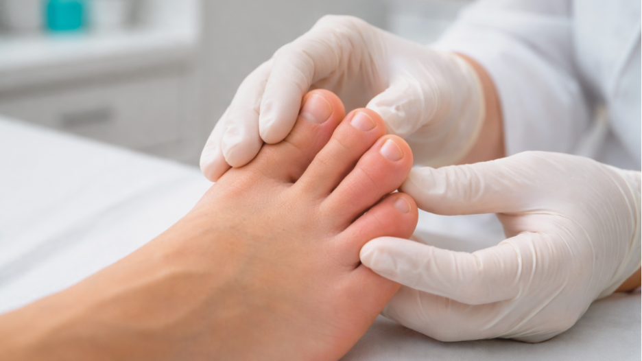 why are my toes swollen