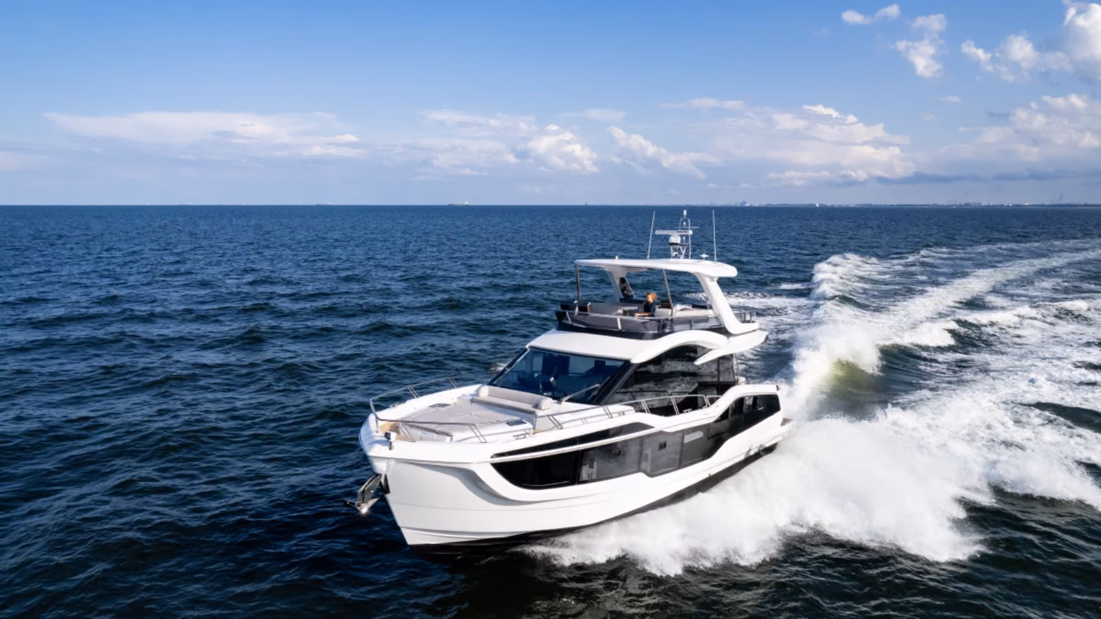 Galeon 560 FLY on the water.