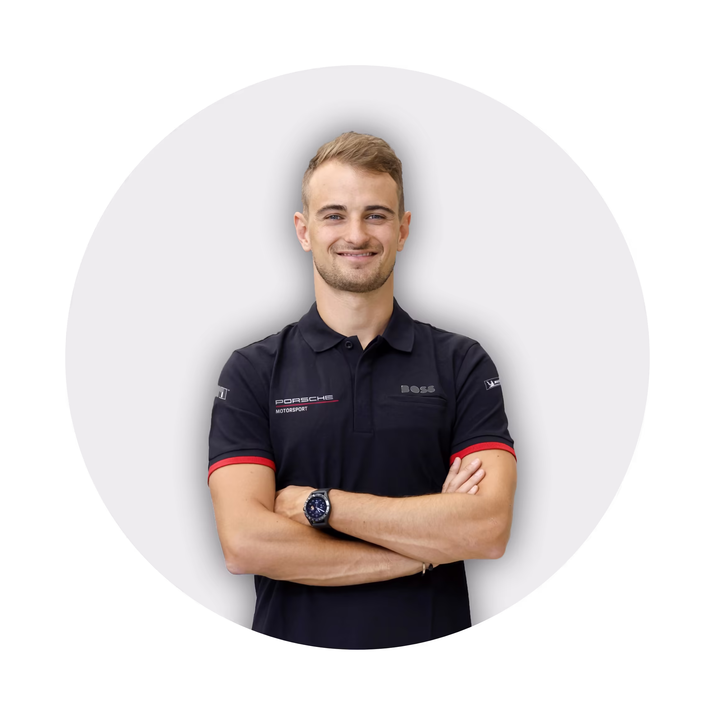 Rennfahrer Nico Müller mit Porsche-Shirt