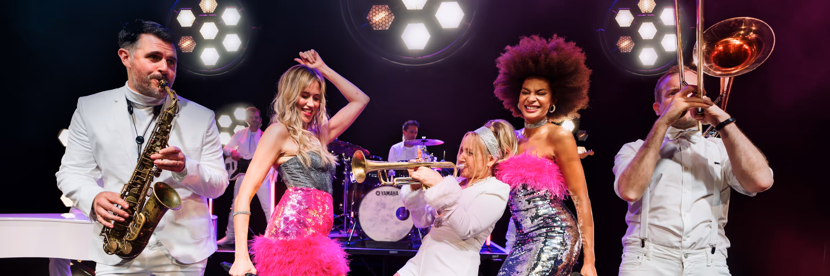 The Showband 6-piece party band performing live