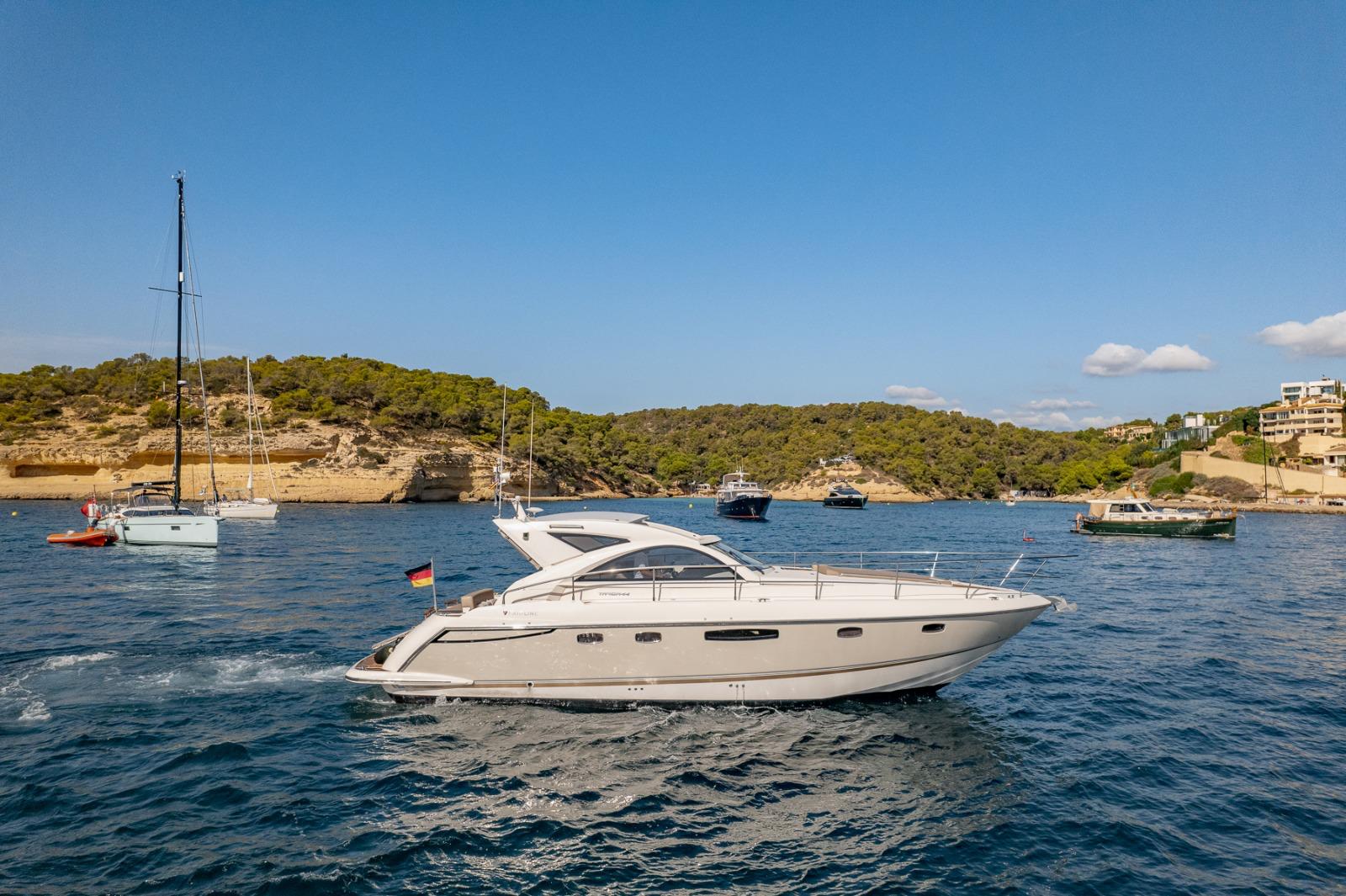 Similar Yachts