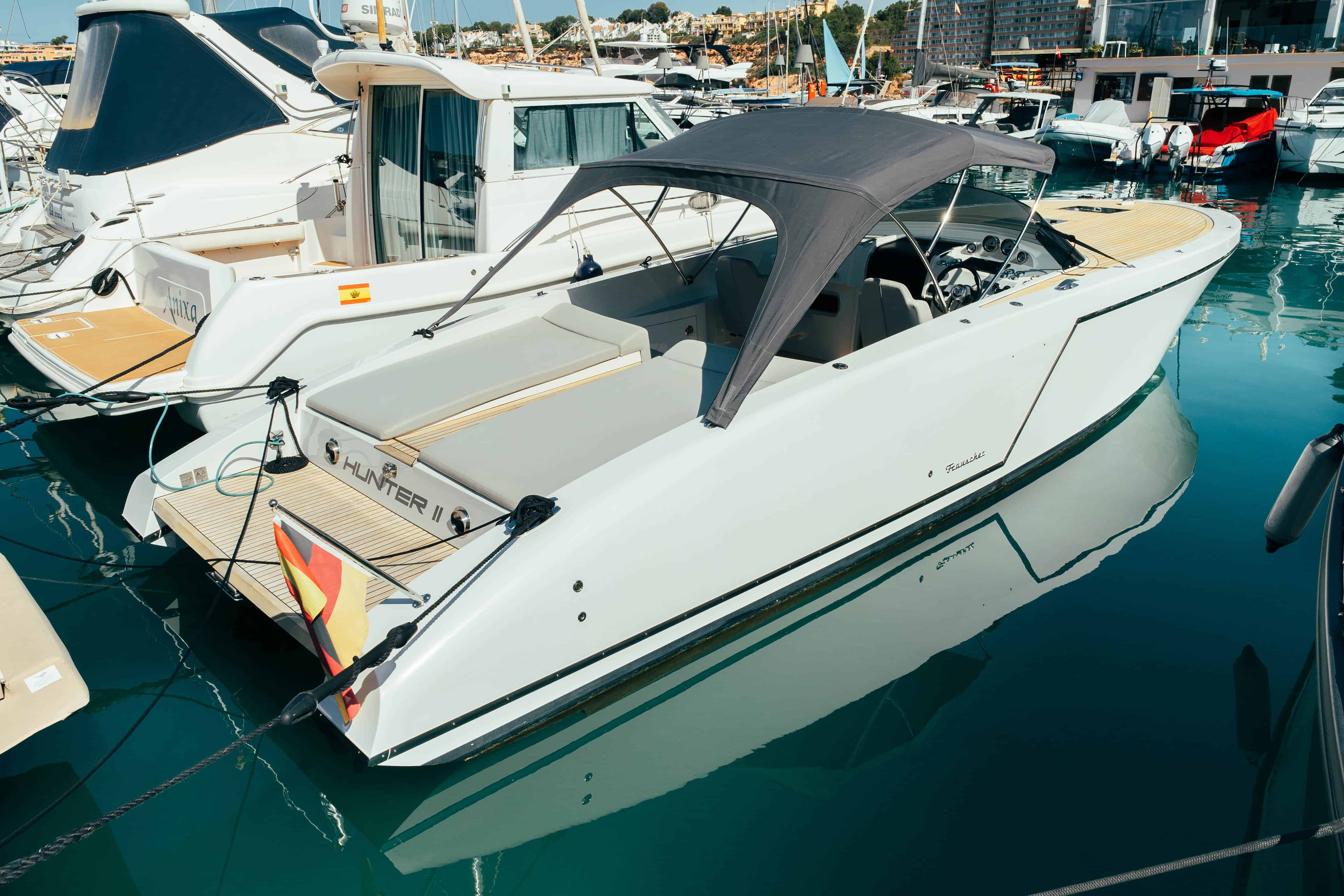 Similar Yachts