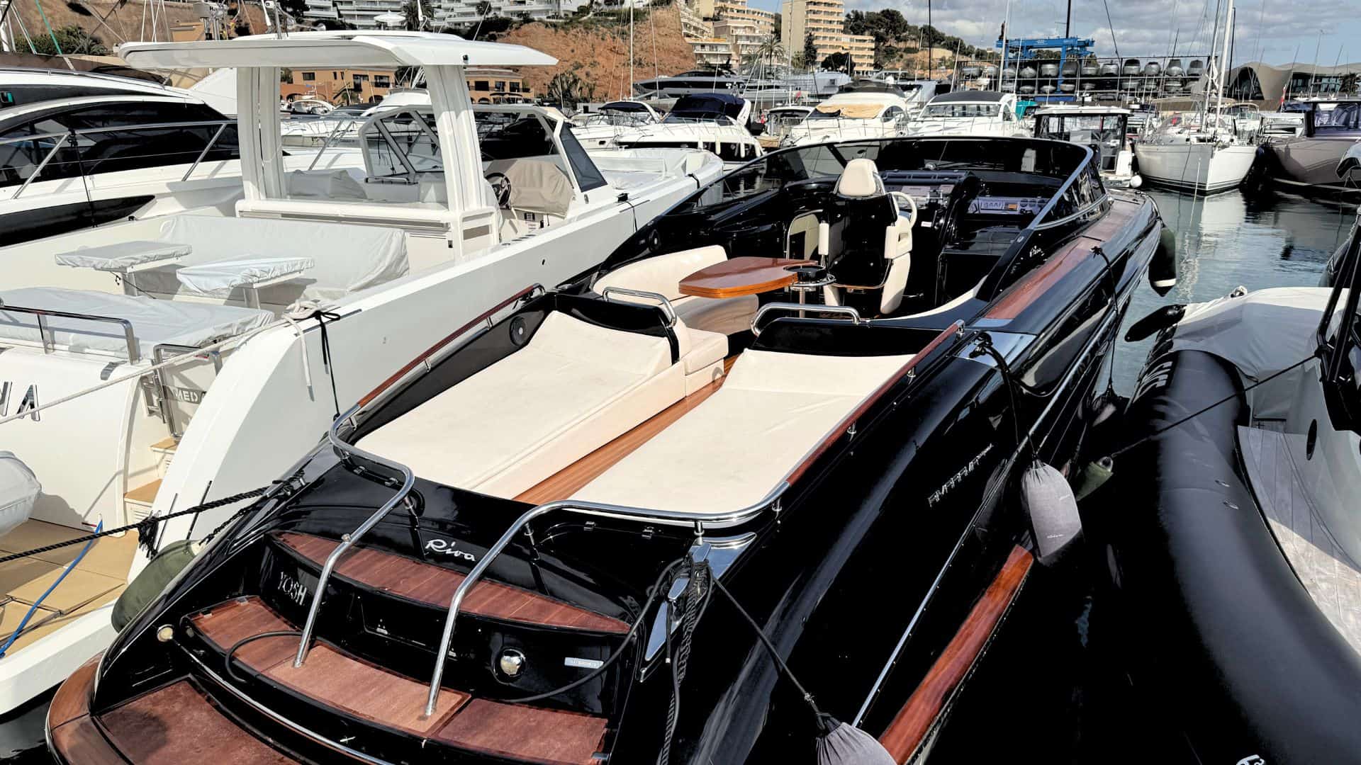 Similar Yachts