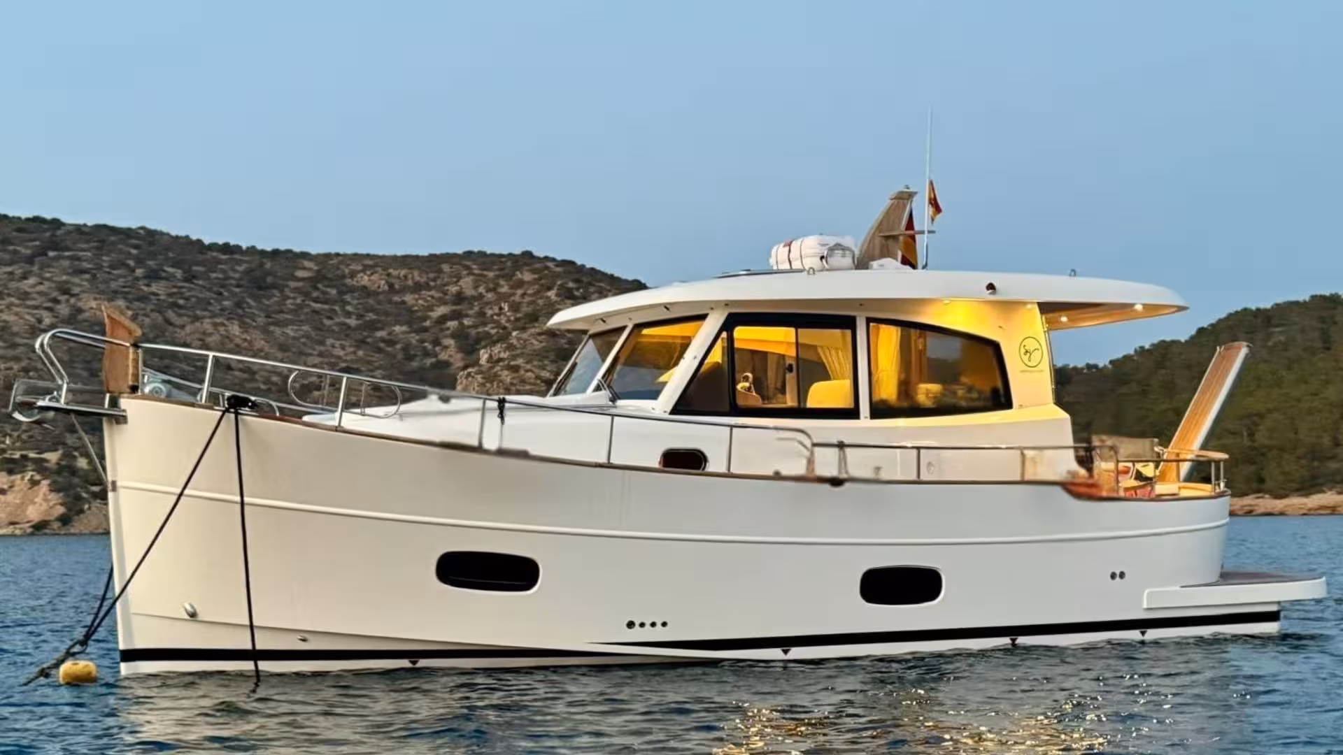 Form Yacht