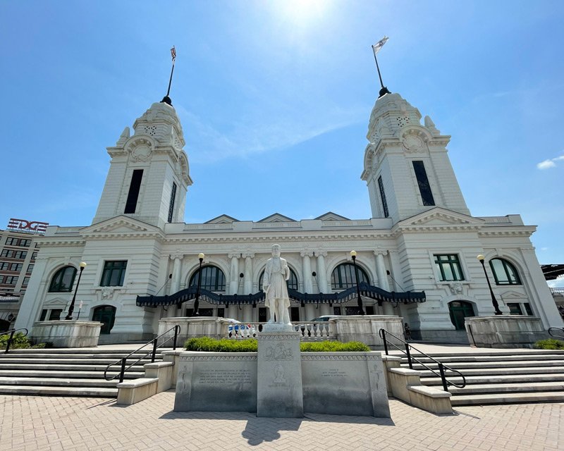 A photo of the front entrance of Worcester Union Station