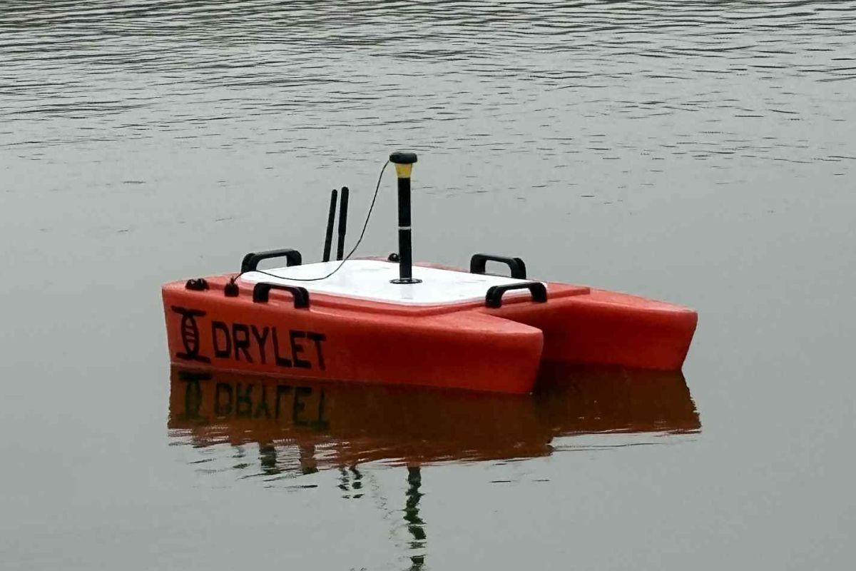 Sonar GPS industrial lagoon mapping