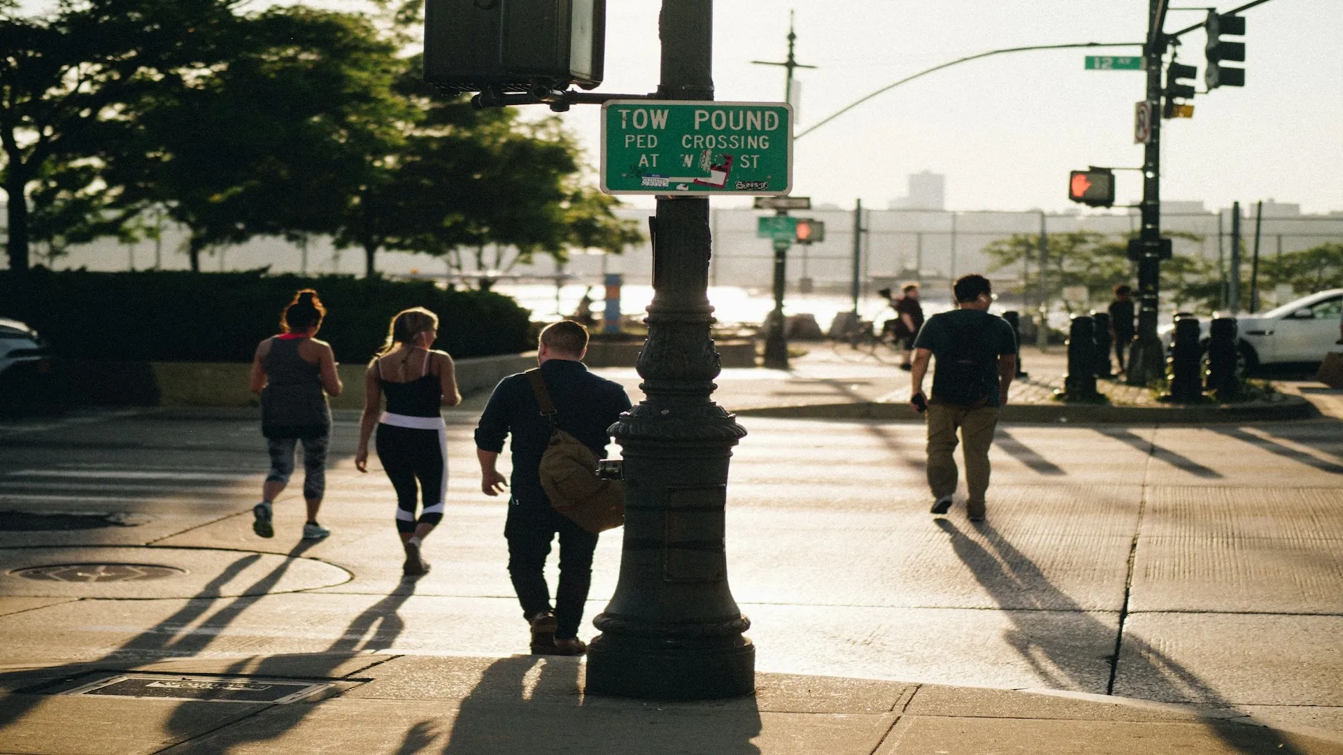 Every day, Los Angeles streets expose pedestrians to fast-moving traffic, distracted drivers, and unexpected hazards. Serious injuries from crosswalk collisions are far too common, often leaving victims with mounting medical bills, lost wages, and difficult recoveries. 