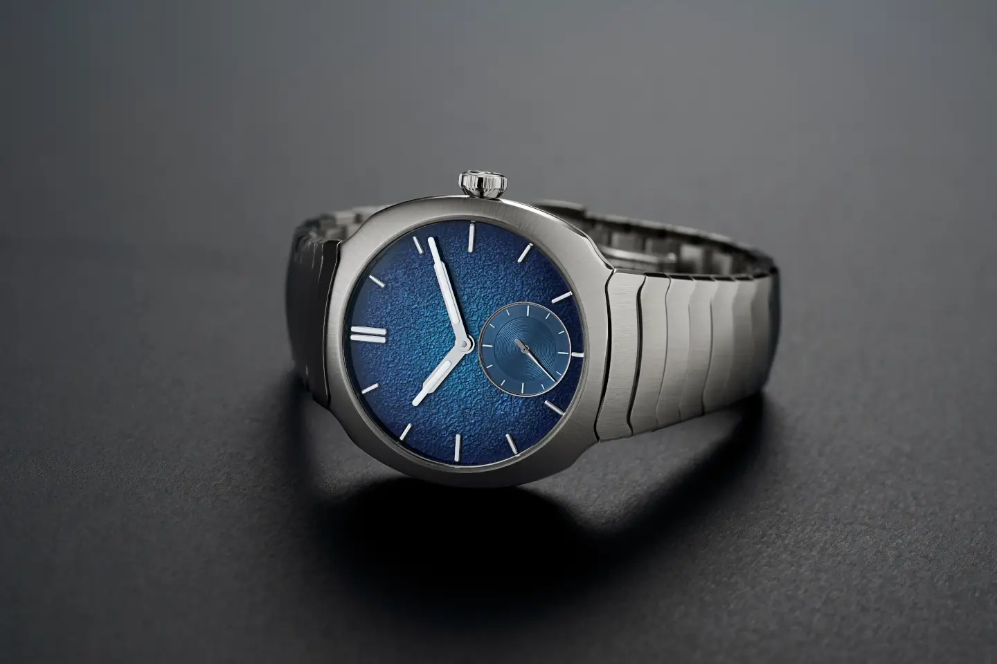 H. Moser & Cie. Streamliner Small Seconds