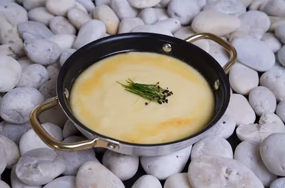 Mıhlama served on a traditional Turkish plate