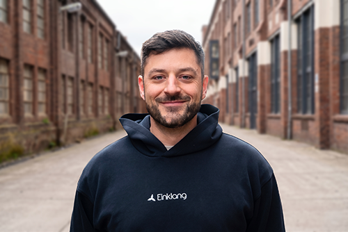 Porträt von Jonas Regel, Senior Sales Manager