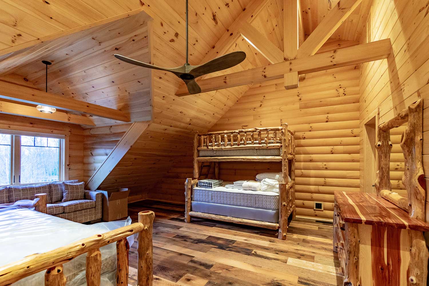 Large and spacious bedroom