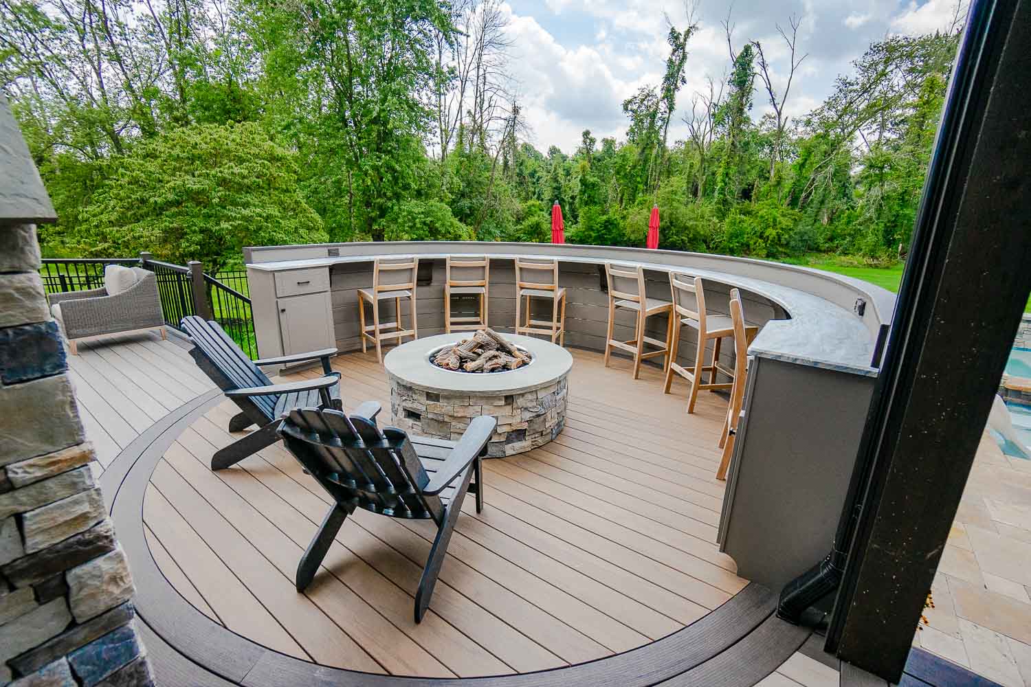 Semi-Circle bar top and open firepit