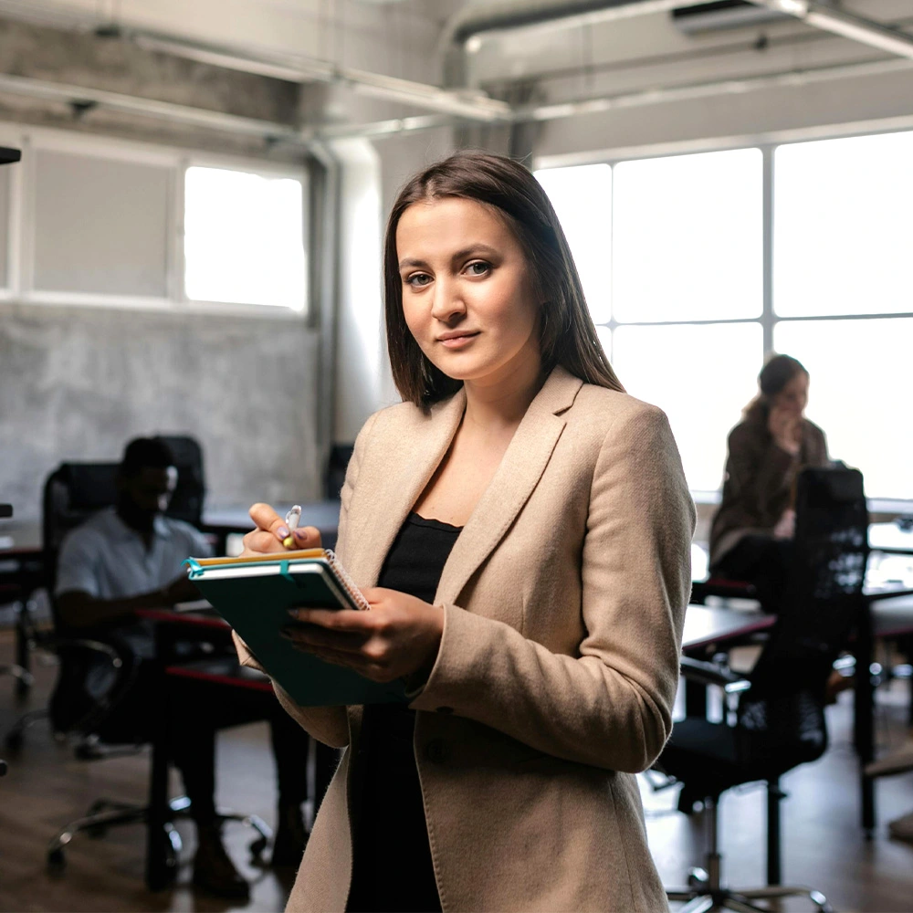 Mujer ejecutiva en oficina