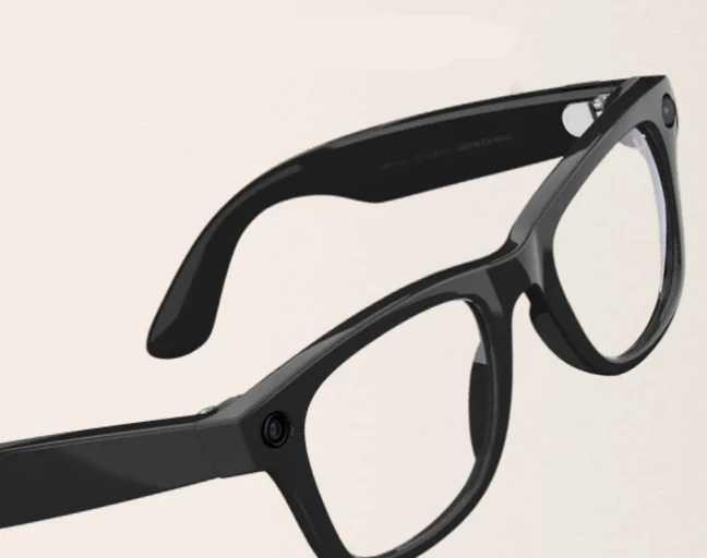 Black smart glasses