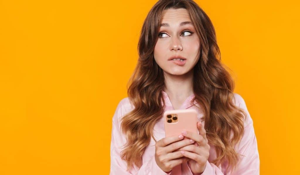 An image showing a phone with the Instagram logo and a banned symbol.