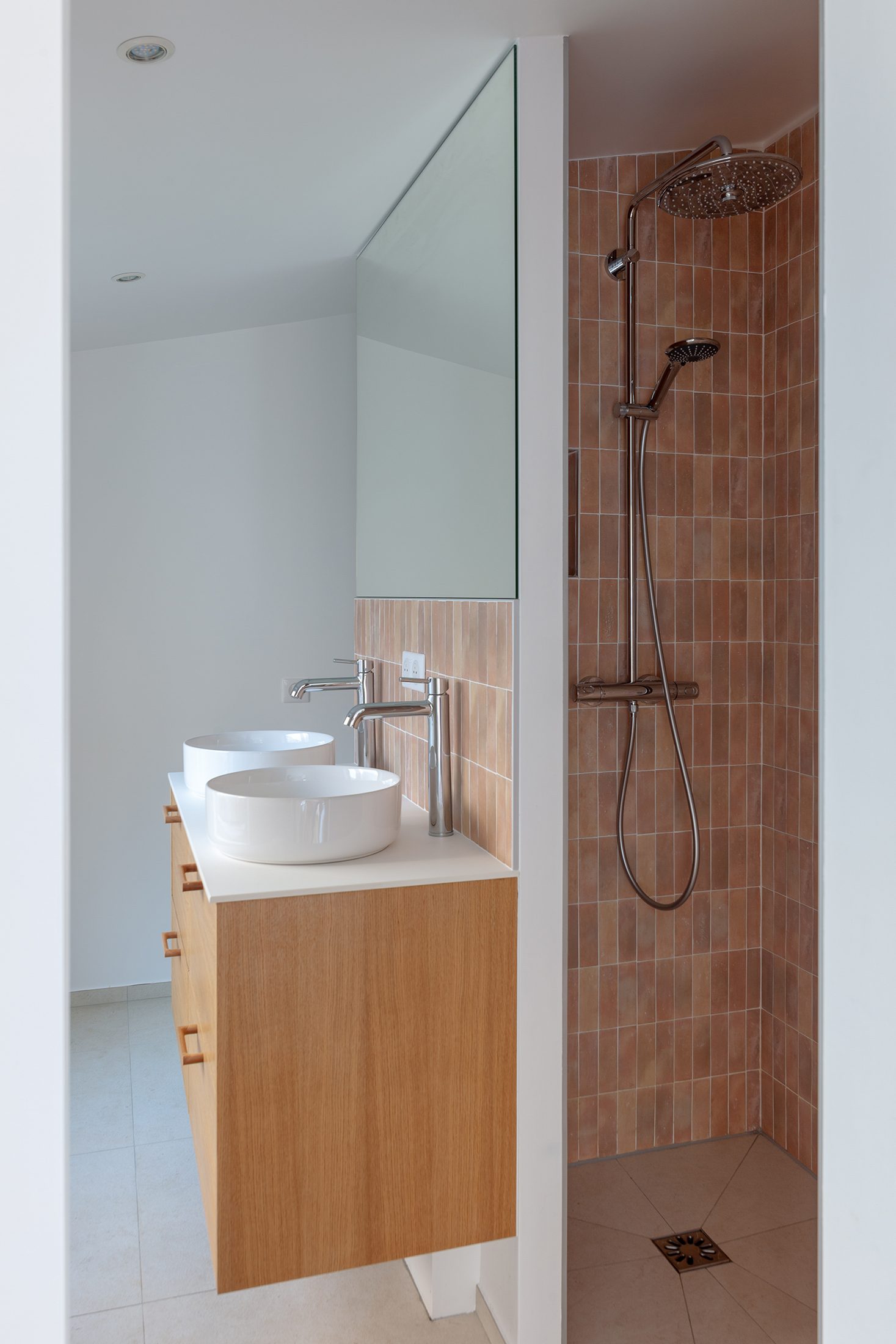 Oïkos Architectes — Rénovation complète maison 120m² Bécon-les-Bruyères — photo 17