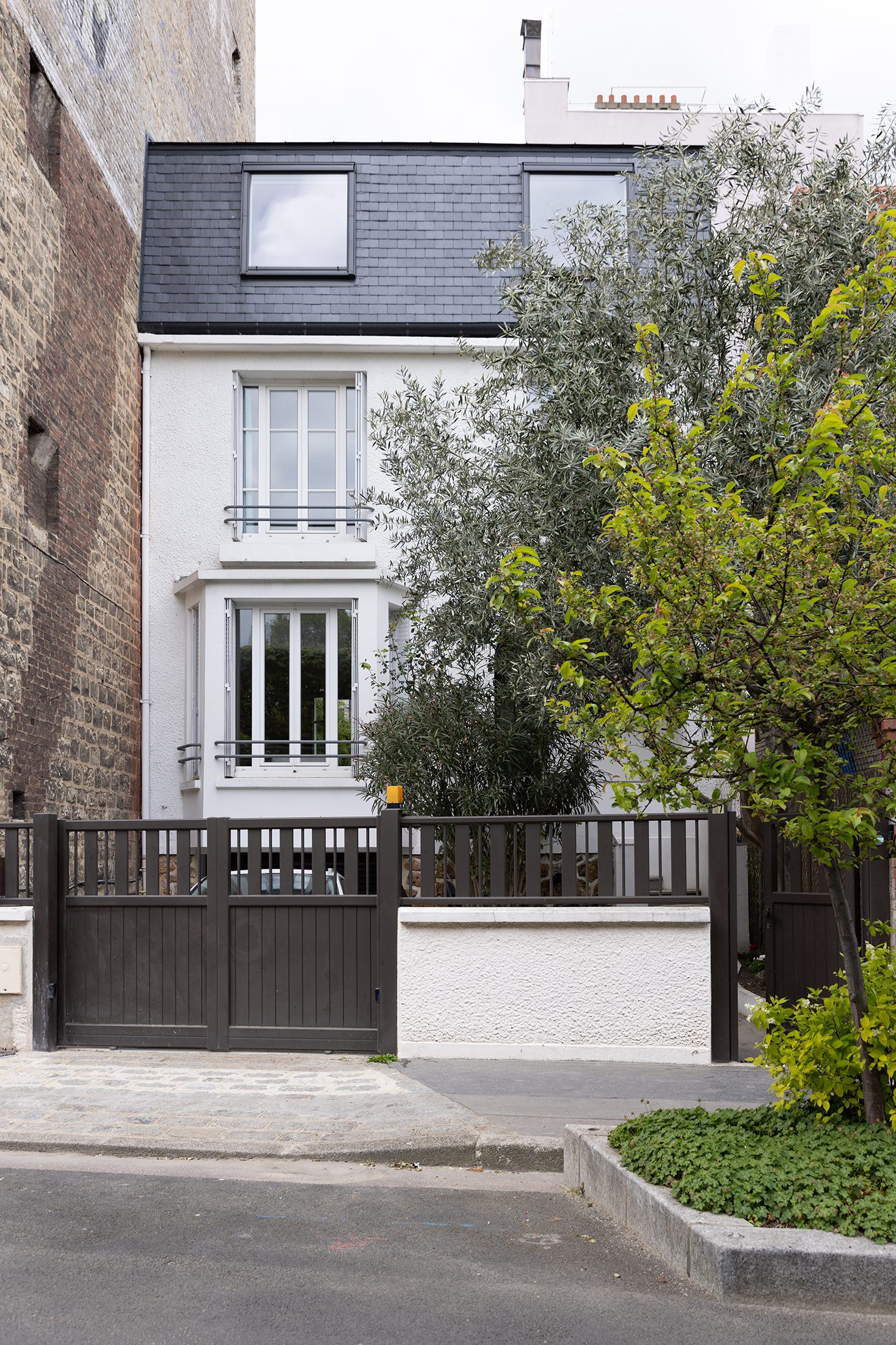 Oïkos Architectes — Rénovation complète maison 120m² Bécon-les-Bruyères — photo 1
