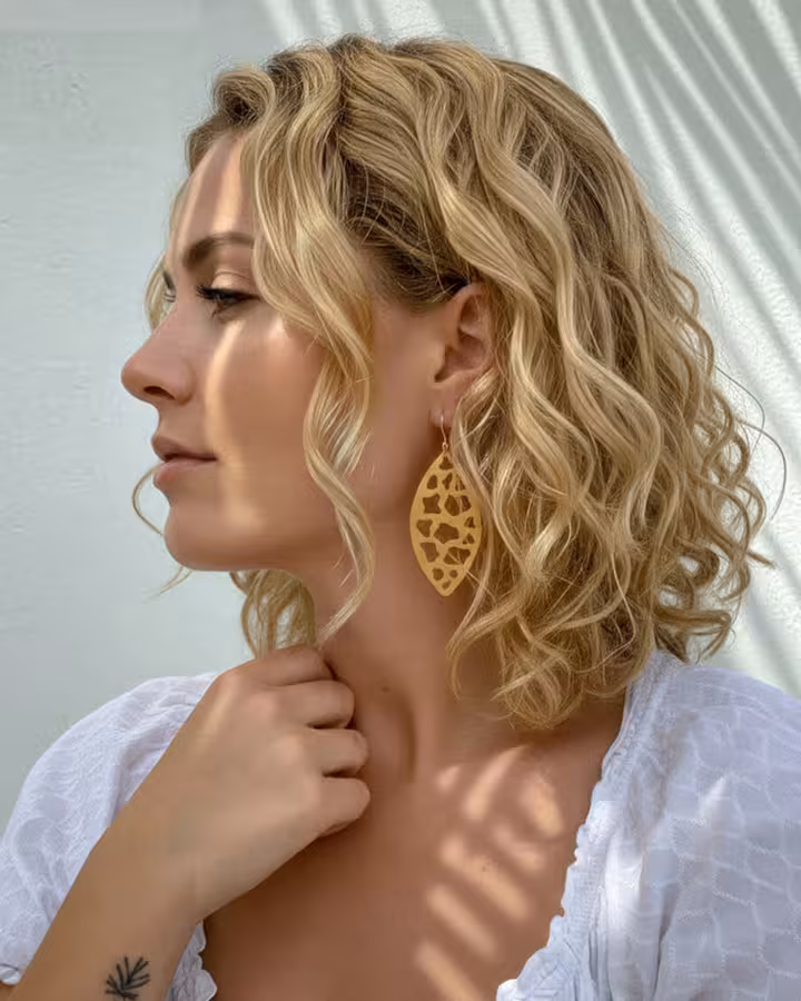 Pendientes Luna Lace en Oro, foto puesta - Joyería Cayou
