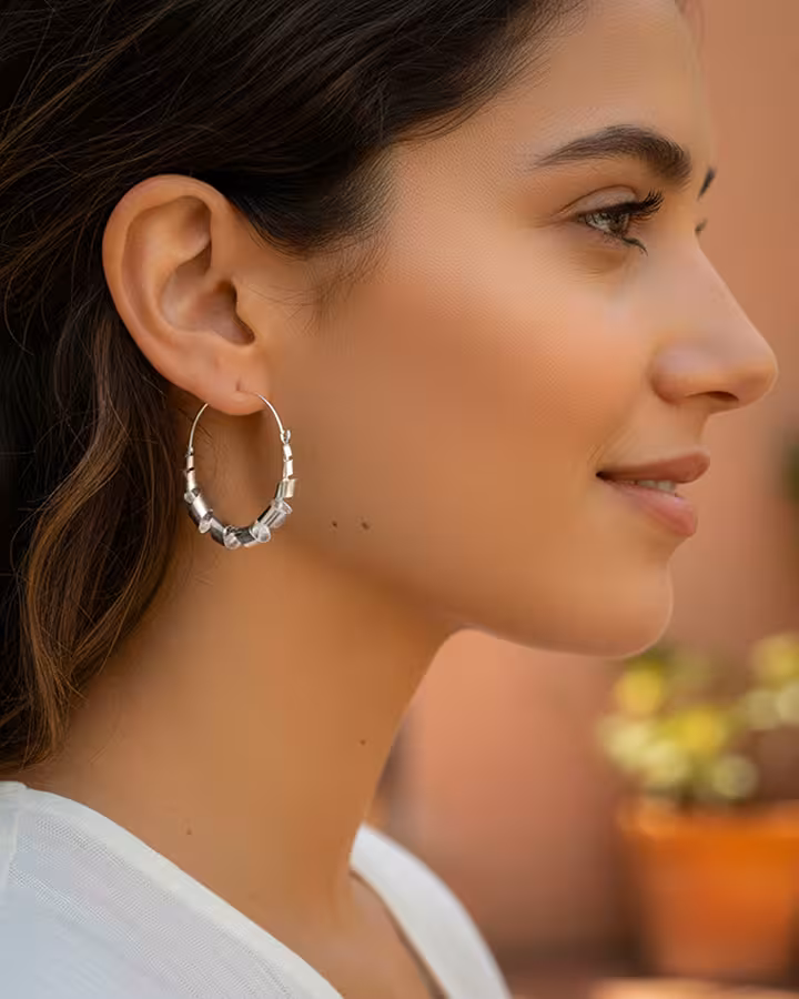 Pendientes Aro Fusilli en Plata, foto puesta - Joyería Cayou