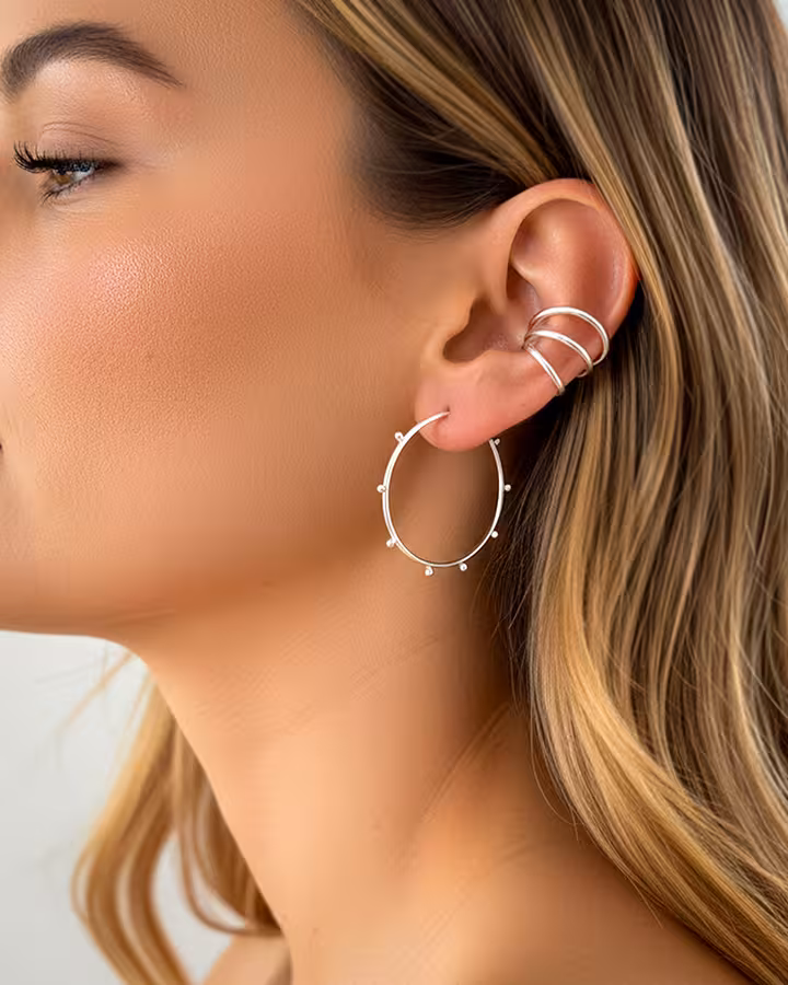 Pendientes Aro Bobble en Plata, foto puesta - Joyería Cayou