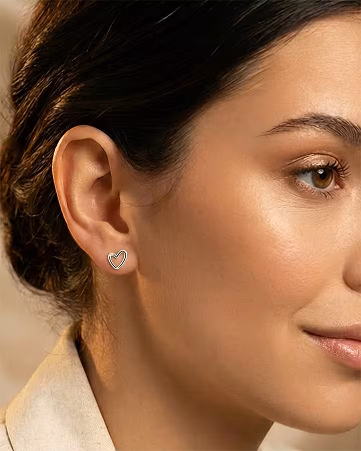 Pendientes de Corazón Abierto en Plata, foto puesta - Joyería Cayou