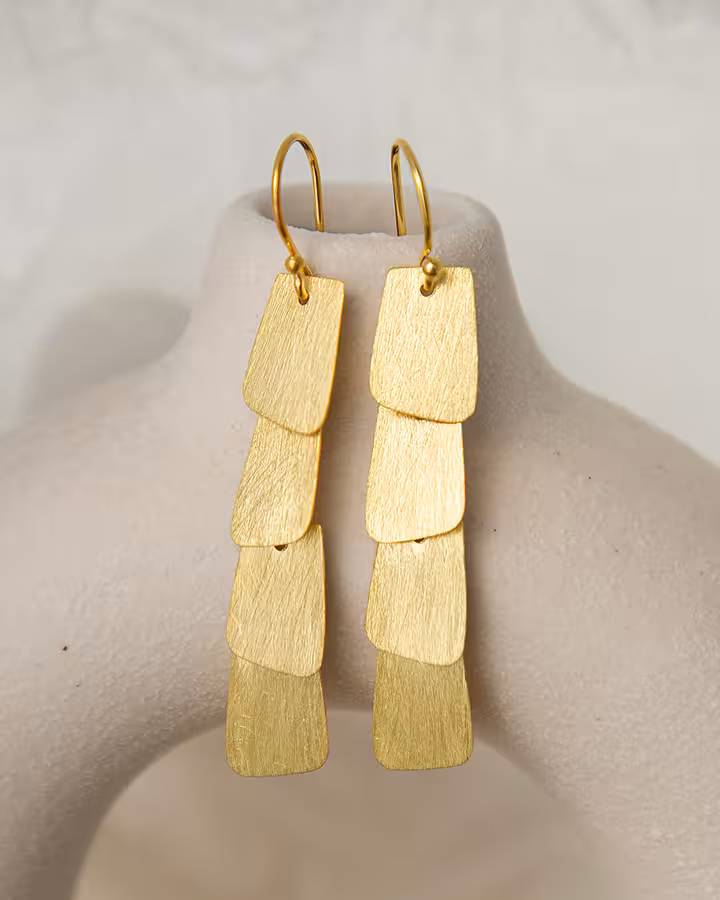 Pendientes Diane en Oro, foto ambientada - Joyería Cayou