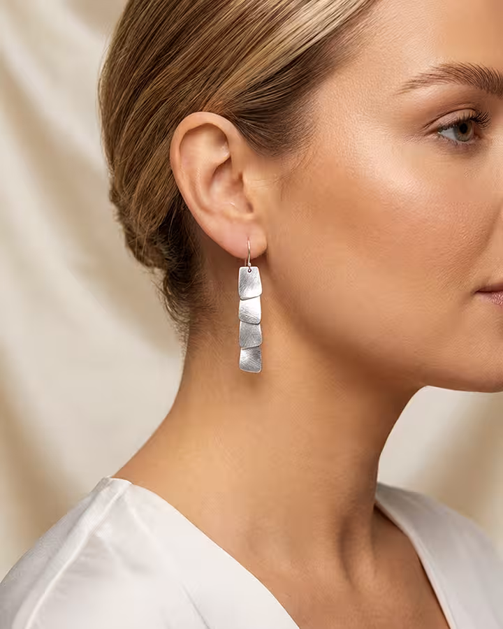 Pendientes Diane en Plata, foto puesta - Joyería Cayou