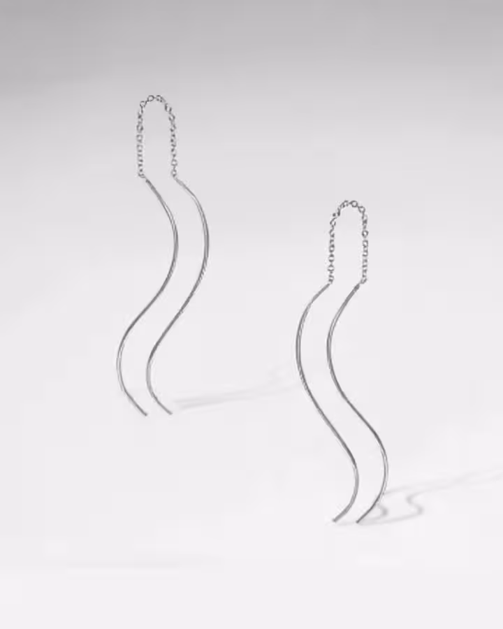Pendiente Pasador de Cadena Ondulada en Plata, foto de producto - Joyería Cayou