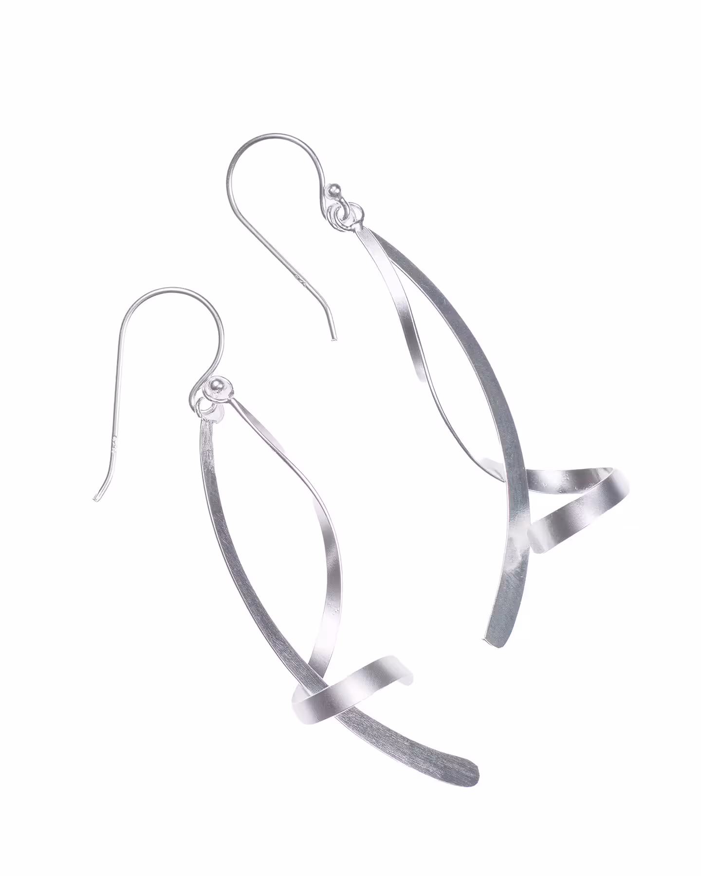 Pendiente Twist Flow en plata, foto de producto - Joyería Cayou