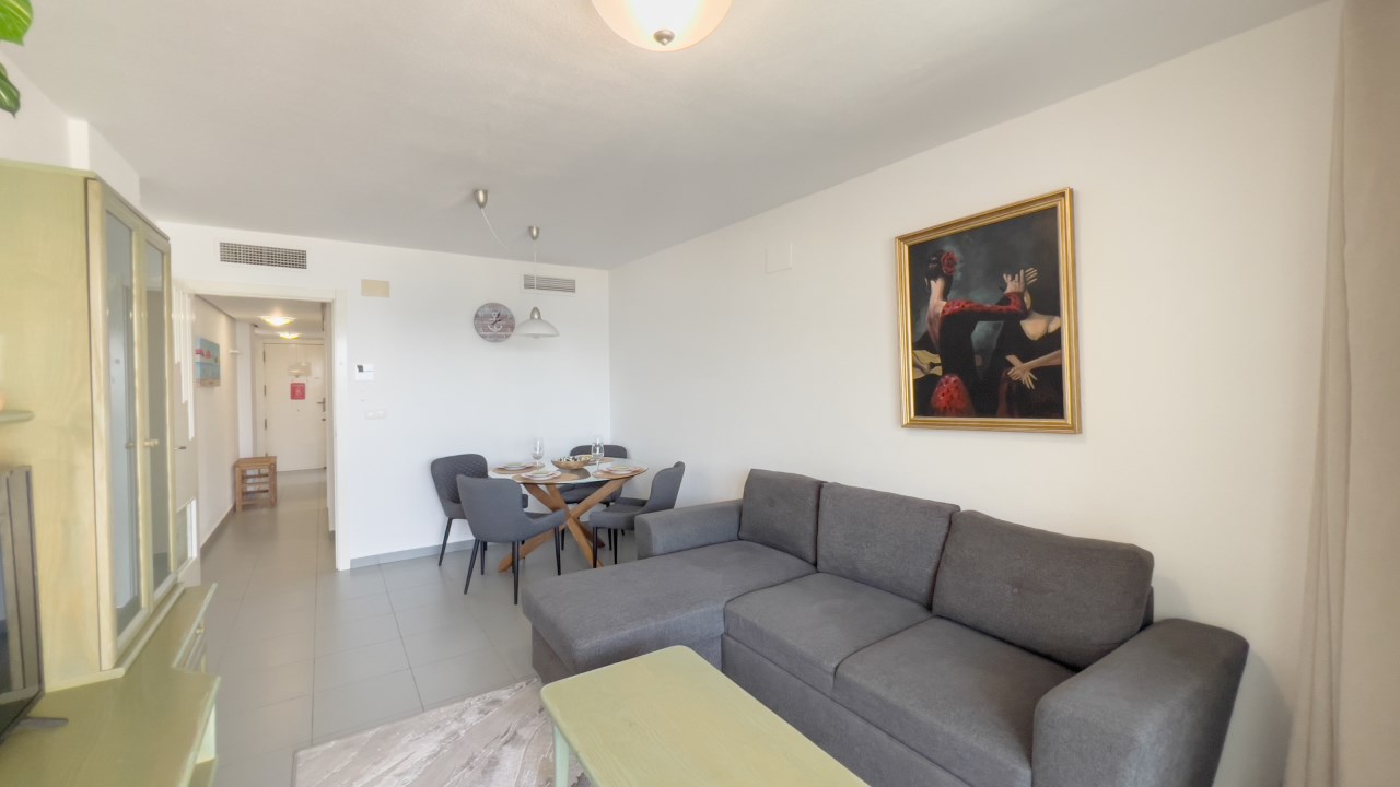 Luxury Seaside Apartment with Sea Views - Move-In Ready - Photo 6