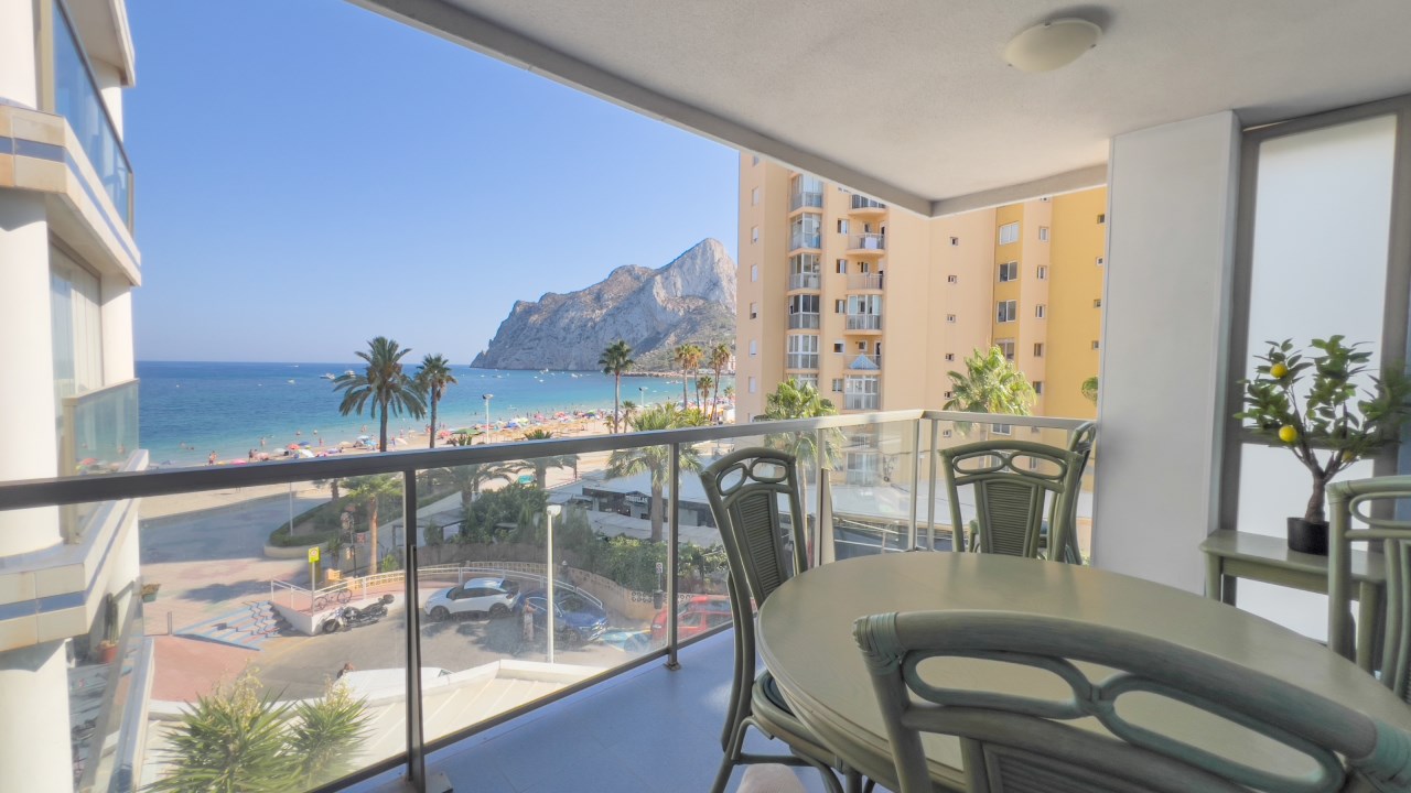 Luxury Seaside Apartment with Sea Views - Move-In Ready - Photo 17