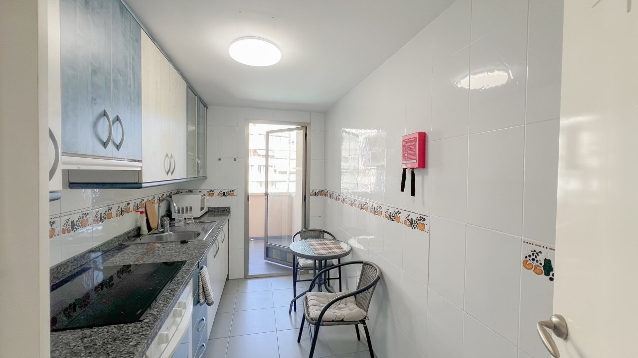 Luxury Seaside Apartment with Sea Views - Move-In Ready - Photo 7