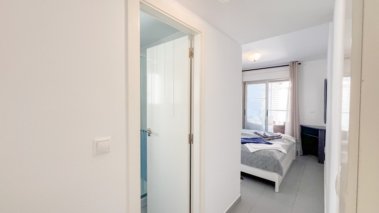 Luxury Seaside Apartment with Sea Views - Move-In Ready - Photo 10