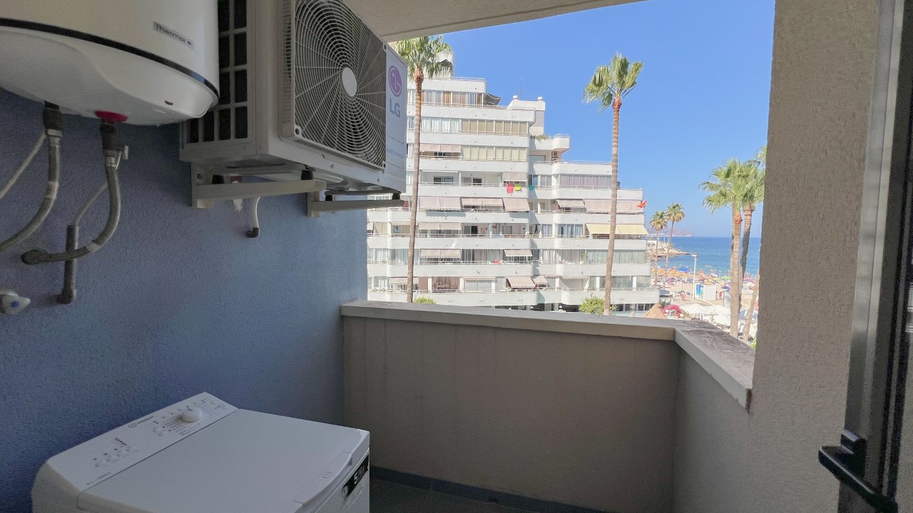 Luxury Seaside Apartment with Sea Views - Move-In Ready - Photo 9