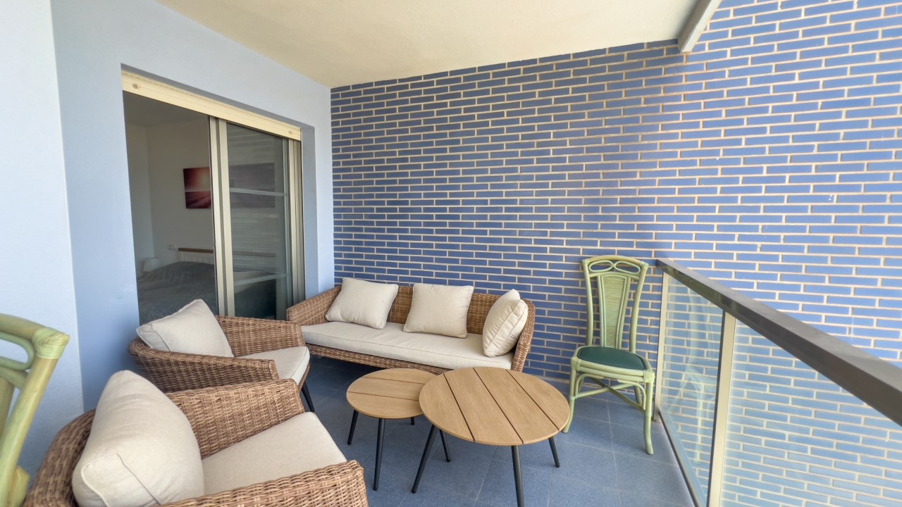 Luxury Seaside Apartment with Sea Views - Move-In Ready - Photo 3