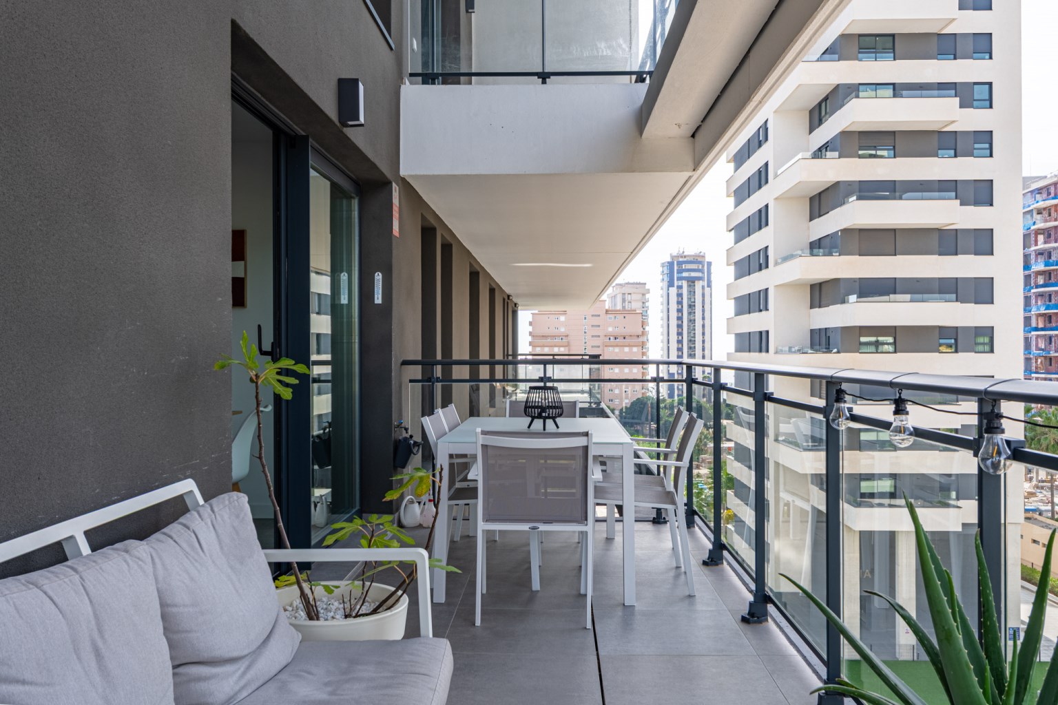 Moderno apartamento de 3 dormitorios con terraza y acabados de alta gama - Sunrise Tower, Calpe, a pasos de la playa - Foto 17